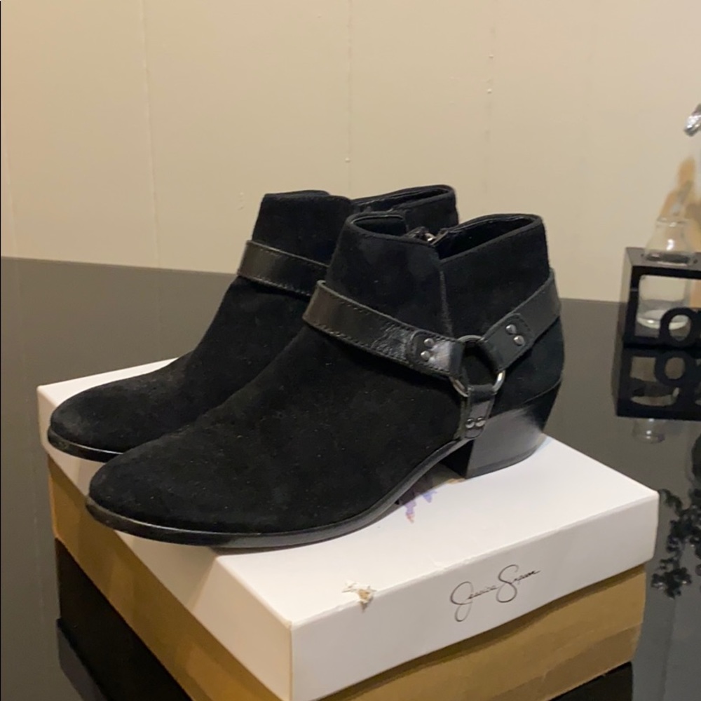 Boots - Picture 3 of 3